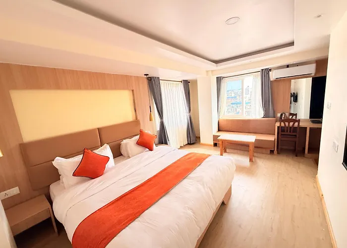 Hotel Mums 3*